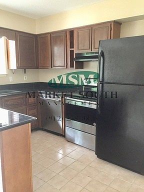 2nd image of 105 Port Royal Ct