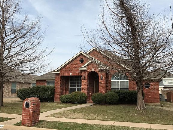 3rd image of 1020 Grand Teton Dr
