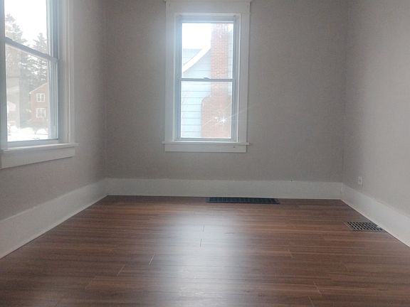 4th image of 82 New York Ave #1