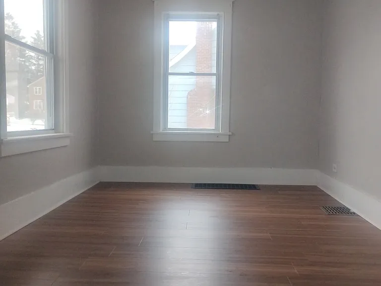 82 New York Ave #1 — Photo 4