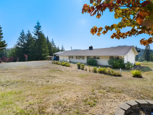 55010 Maple Heights Rd, Coquille, OR 97423