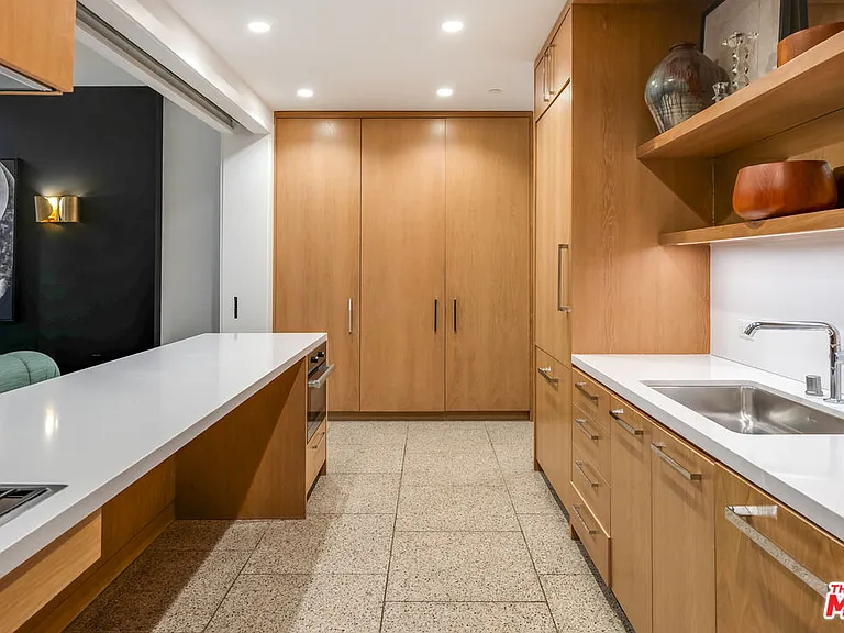 10777 Wilshire Blvd #405 — Photo 9