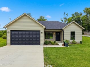 200 Evergreen Dr, Lawrenceburg, KY 40342