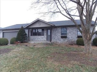 208 W Hunter Dr, Nixa, MO 65714