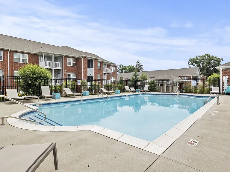 Whispering Creek Apartments — Photo 14