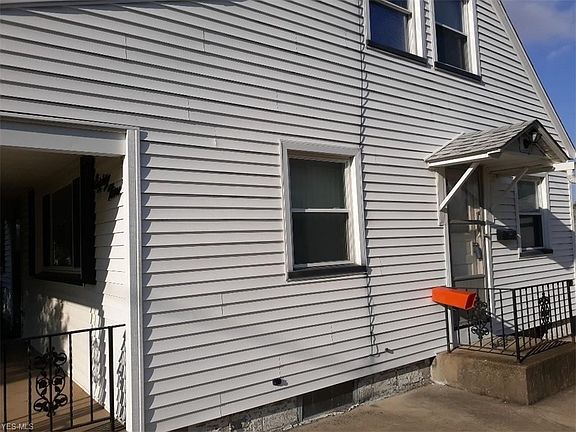 3rd image of 89 N Beverly Ave