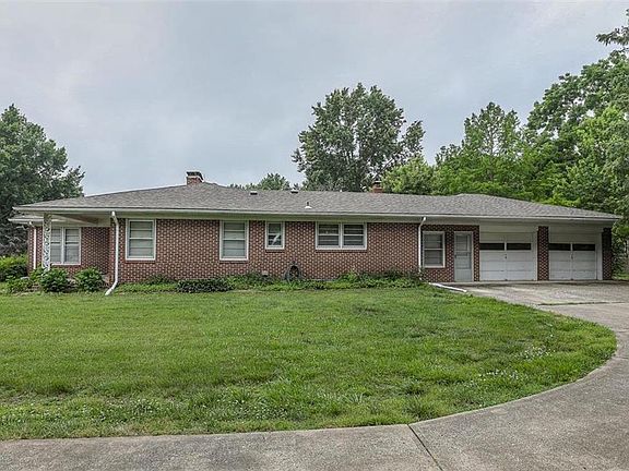 4th image of 813 NW 39th St