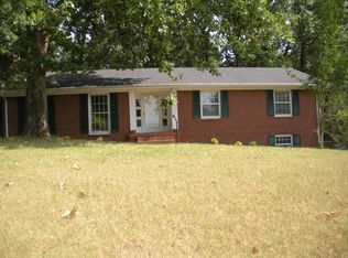 1502 Hermitage Dr, Florence, AL 35630
