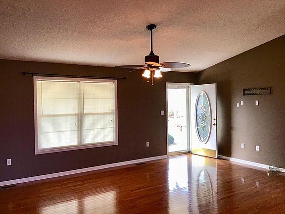 4th image of 204 Makalley Ln
