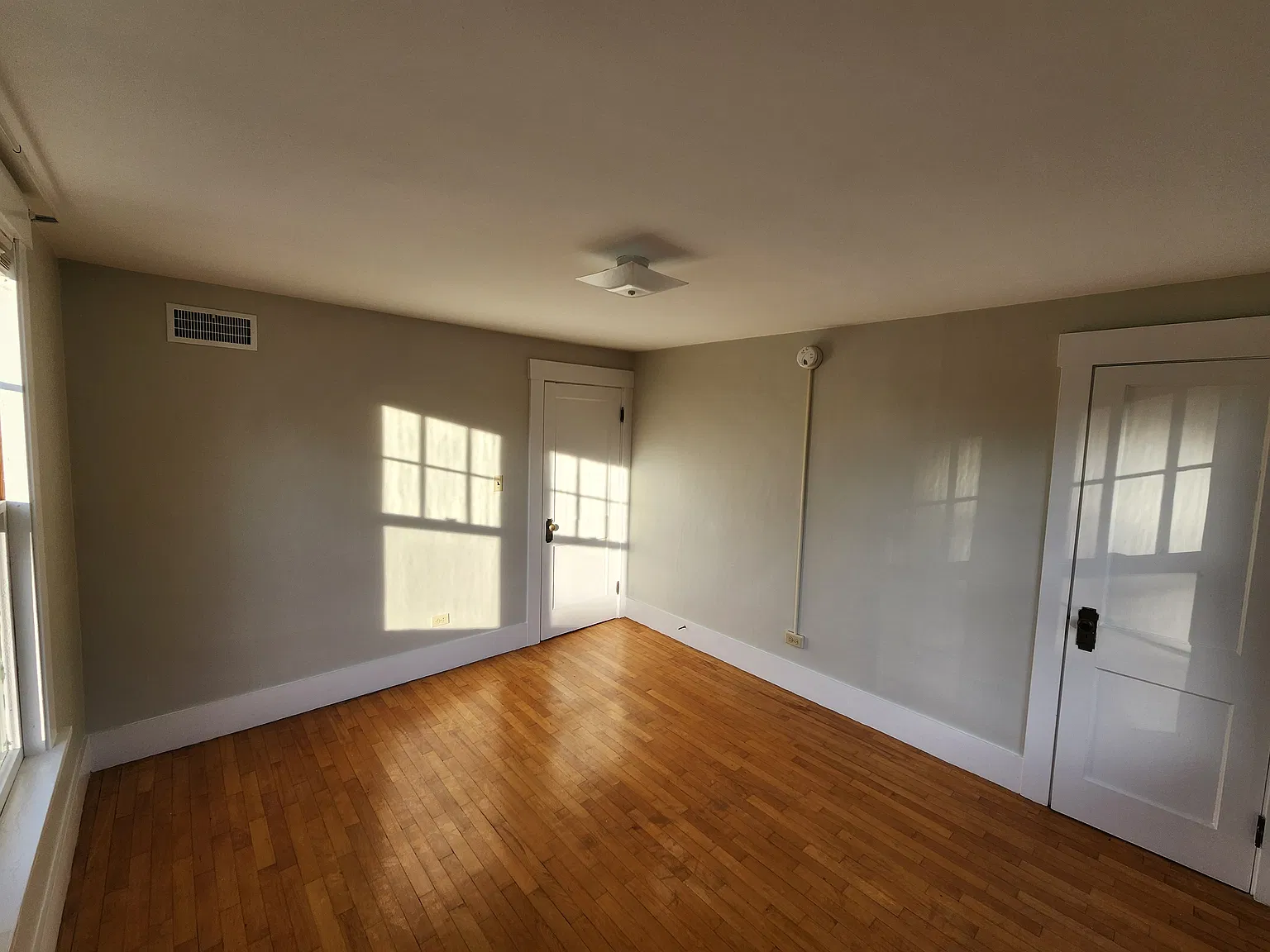 2 bed, 905 sqft, $1,800 — Photo 4