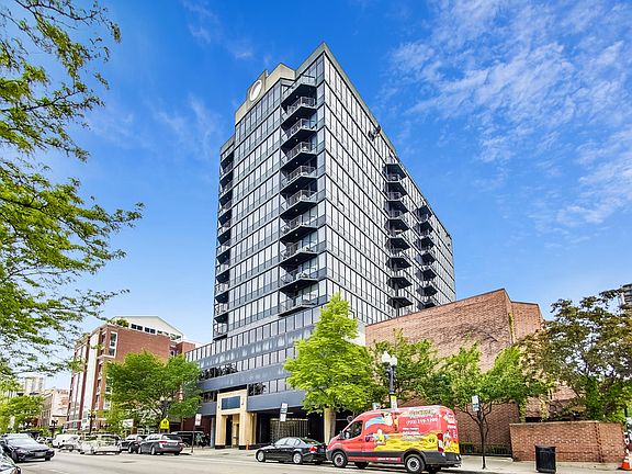 2nd image of 1309 N Wells St APT 605