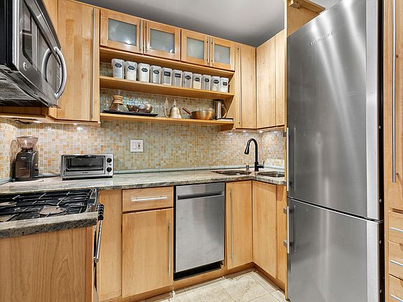 5th image of 77 Bleecker St APT 214