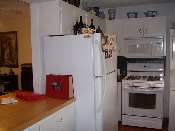 4th image of 7600 Broadway St