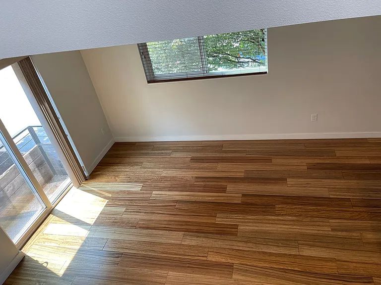 6408 Phinney - Located at the top of Phinney Ridge — Photo 27