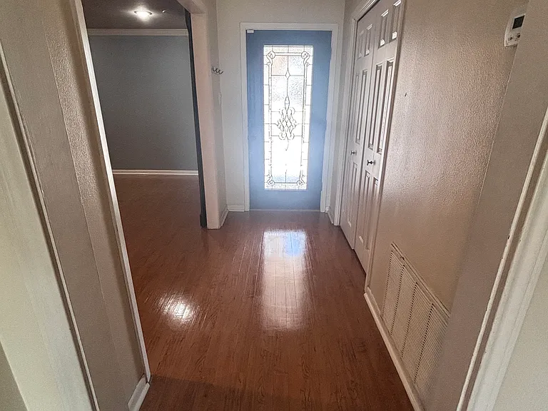 1911 S Park Dr — Photo 5