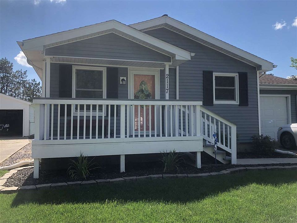 2nd image of 2117 Stonehenge Rd