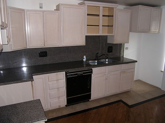 4th image of 1720 N Hidden Creek Cir #5