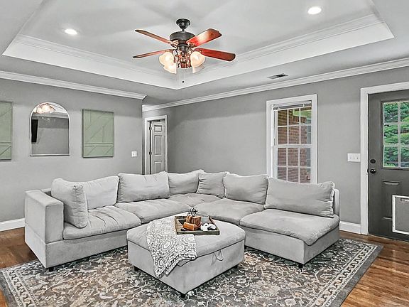4th image of 113 Steppville Garden Dr