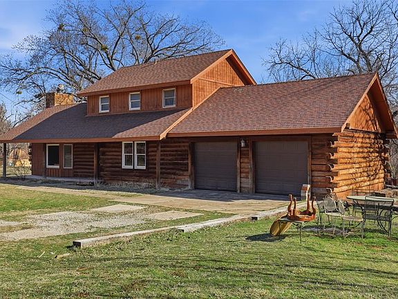 2nd image of 14850 Redbud Ln