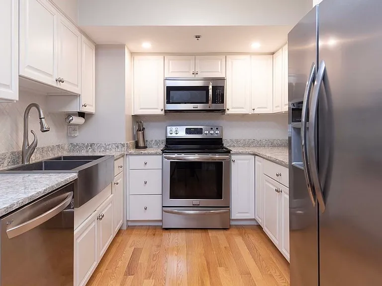 250 Hammond Pond Pkwy #310S — Photo 5