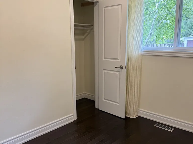 41 Aurora Heights Dr — Photo 10