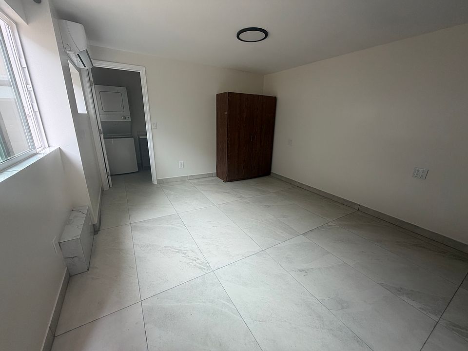2nd image of 99-058 Nalopaka Pl #4