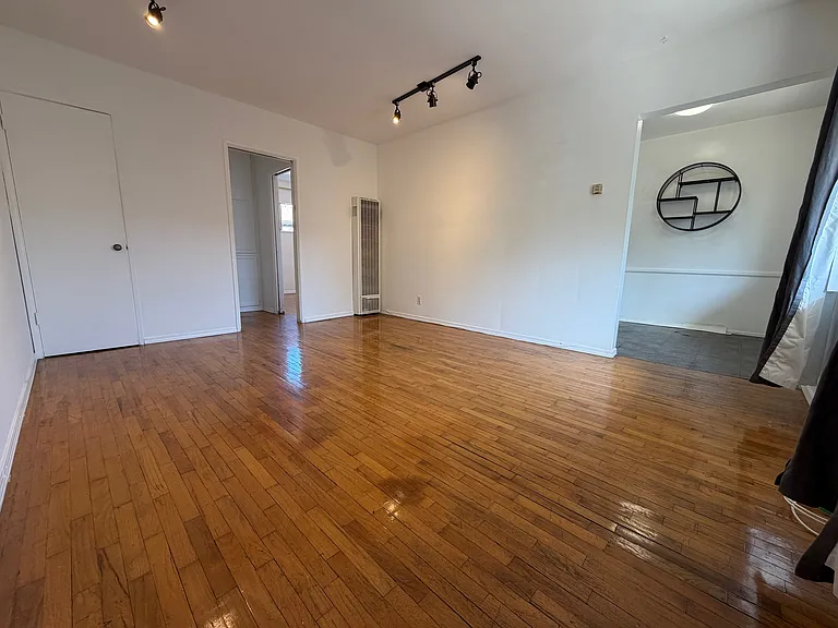 2420 Ocean Park Blvd #F — Photo 5
