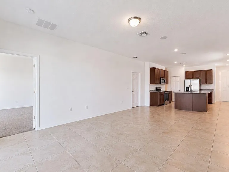 2824 Neverland Dr — Photo 9
