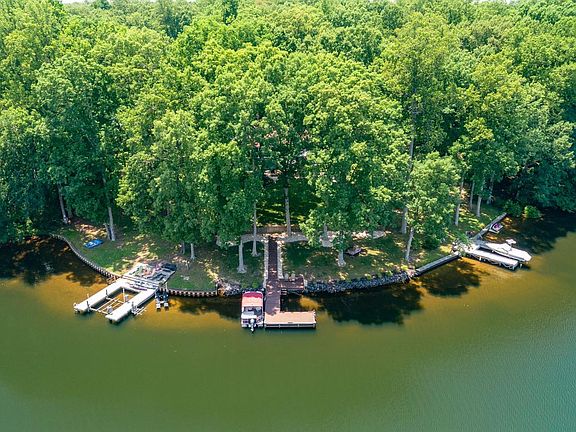 2nd image of 280 Lake Caroline Dr