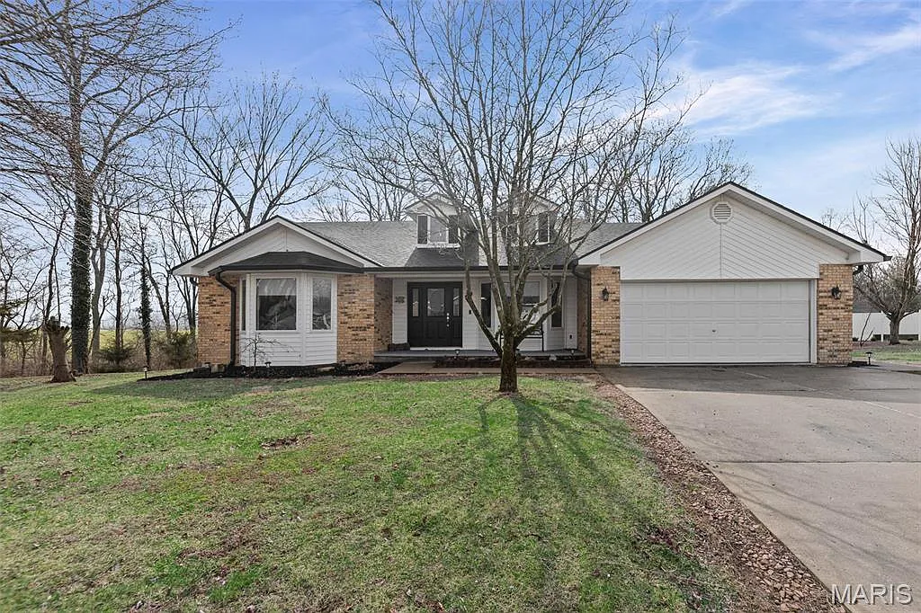 4608 Vandebrook Dr photo 1