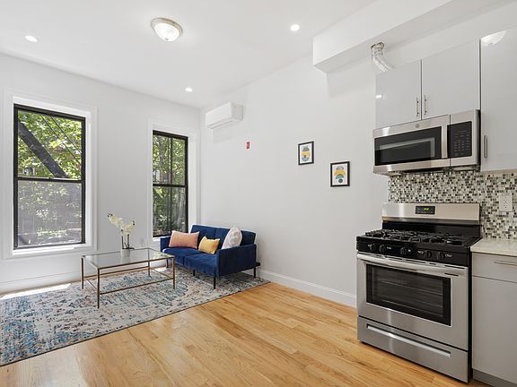 2nd image of 263 Halsey St #2F
