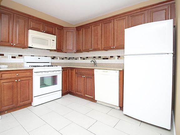 3rd image of 6132 169th St #1