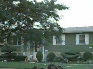 150 S Mill Rd, Addison, IL 60101