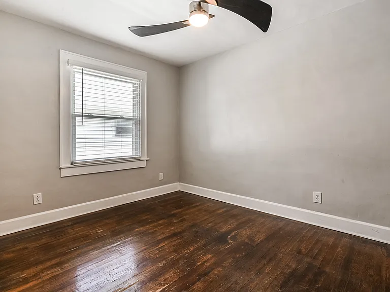 957 E Yoke St — Photo 12