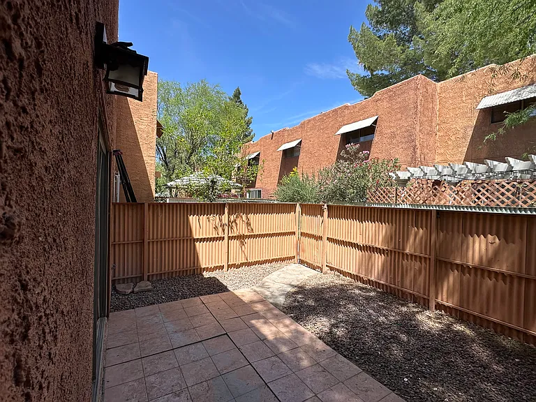 2950 N Alvernon Way #2106 — Photo 22
