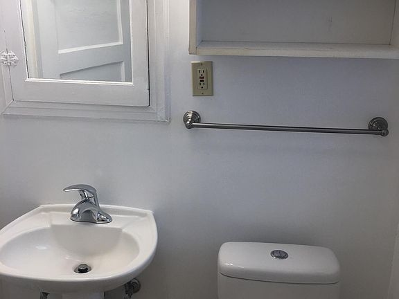 5th image of 477 E Bryan Ave