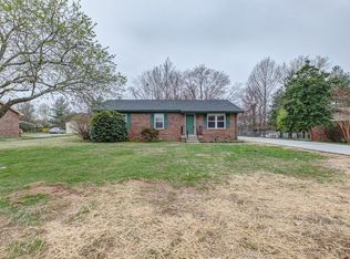 2006 Old Greenbrier Pike, Greenbrier, TN 37073