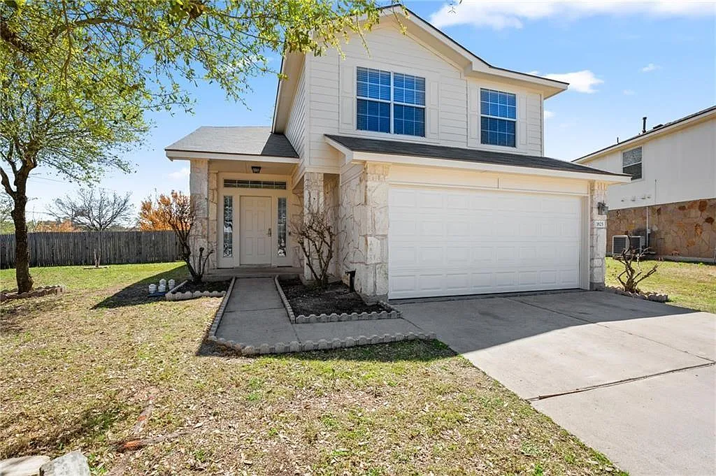 4 bed, 3.0 bath, 1909 sqft, $2,295 — Photo 1
