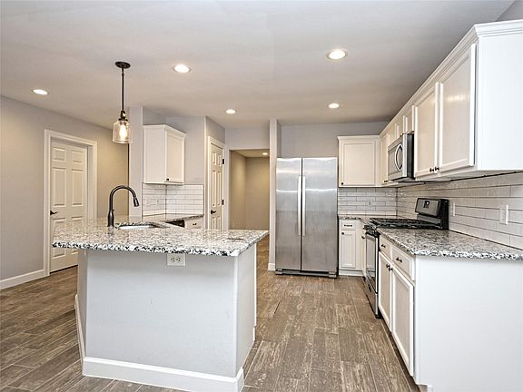 5th image of 209 Pheasant Rdg