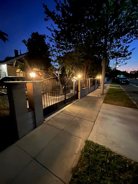 1st image of 738 W 9th St