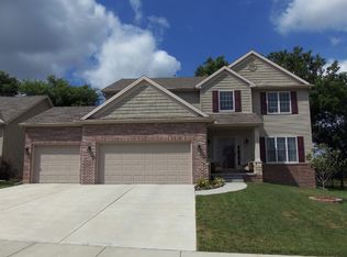 1305 Red Abbey Ave, Bloomington, IL 61705