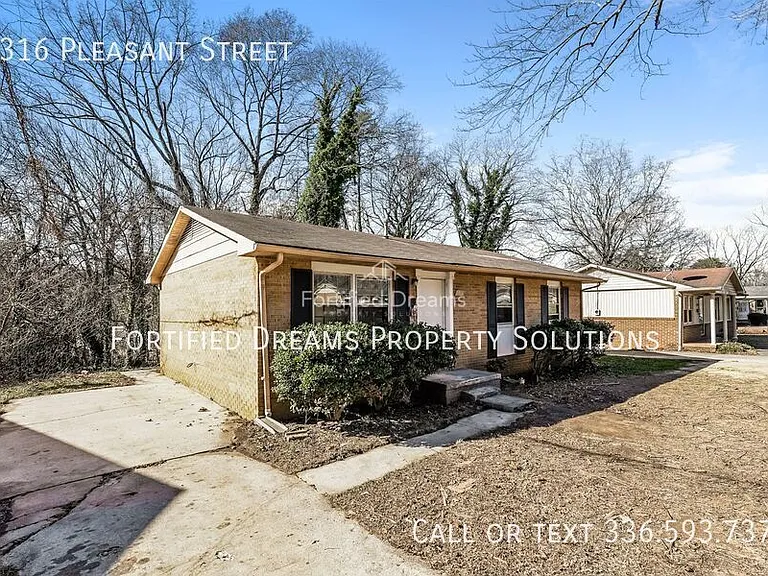 1316 Pleasant St — Photo 2