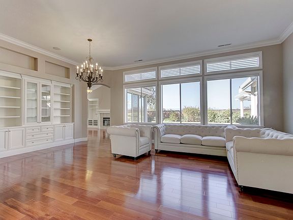 3rd image of 2660 Sycamore Grove Pl