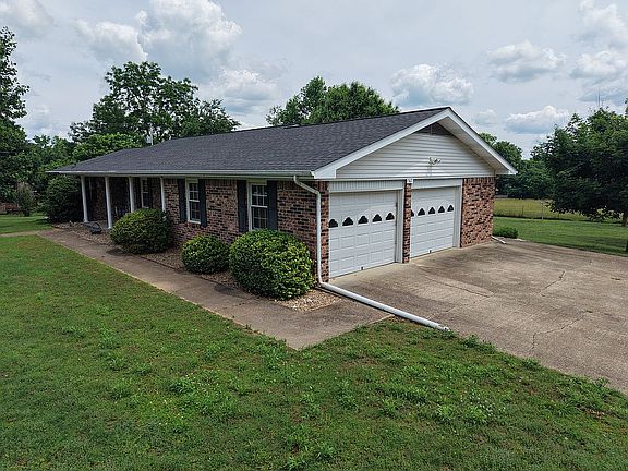4th image of 567 Blackwood Dr