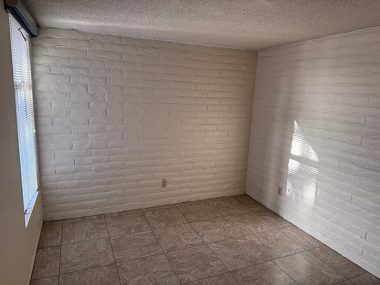 3240-3242 E Monte Vista Dr #3240 — Photo 7
