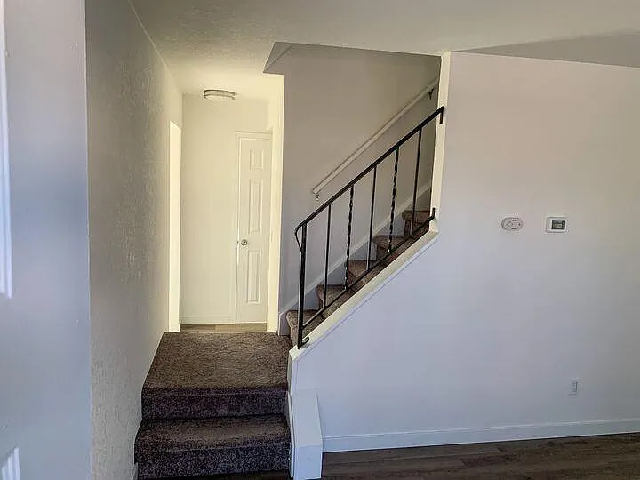 10720 Moore St — Photo 6