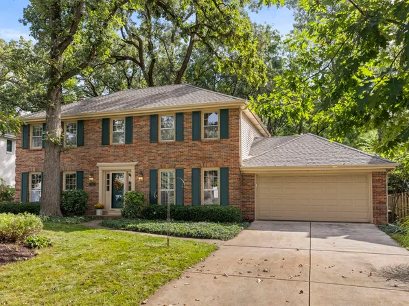 1245 Yorkshire Woods Ct, Wheaton, IL 60189