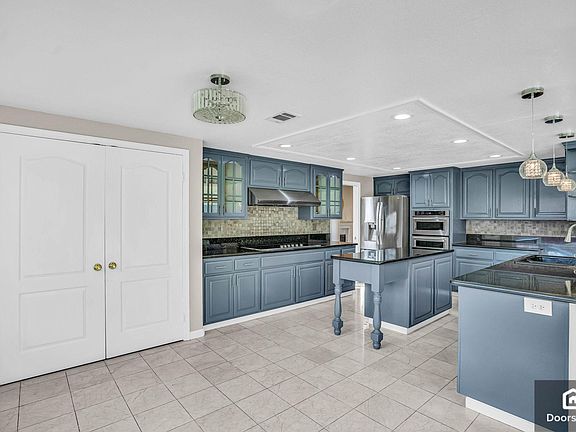 5th image of 200 Walnut Creek Ct