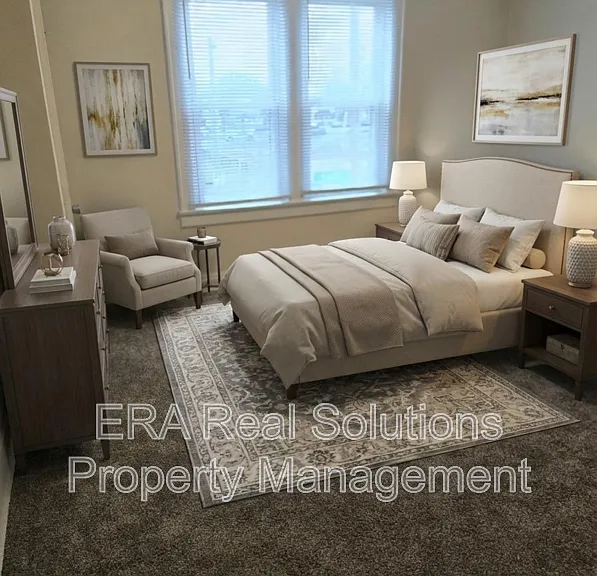 587 S Burgess Ave — Photo 2