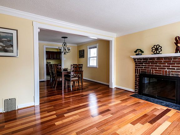 Living Room w/Dining Room